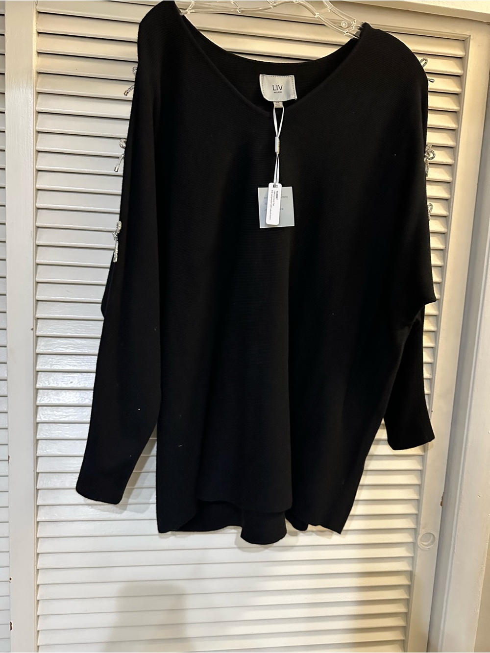 Black V-Neck Long Sleeve Sweater Top